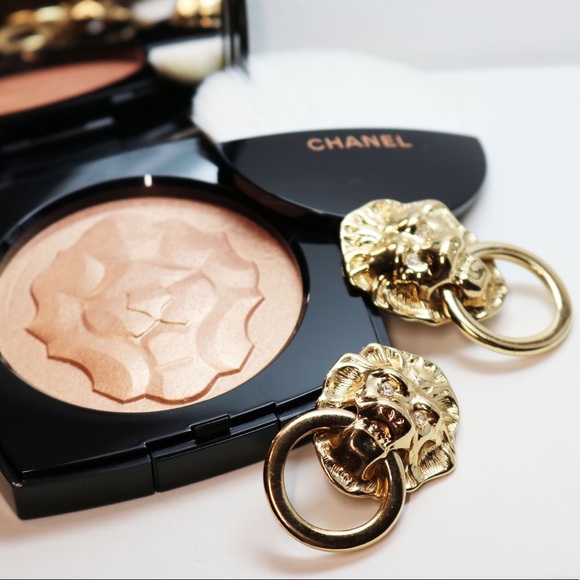 ✨ VINTAGE KJL Lion's Head Doorknocker Earrings 🌟 - Picture 4 of 16